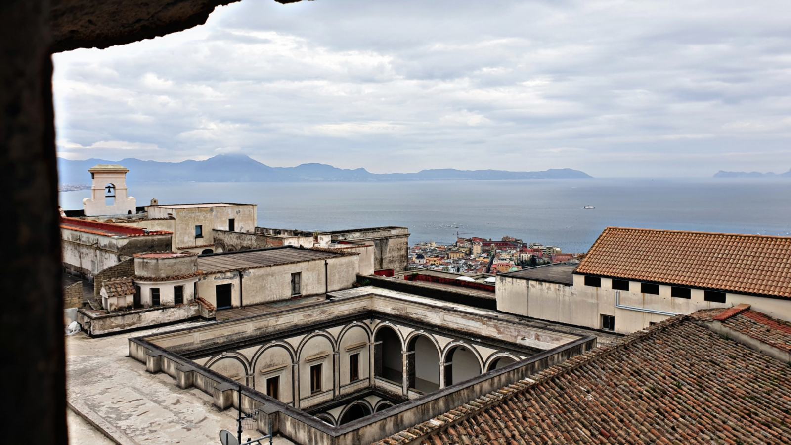 Il Chiostro di SanMartino da Castel Sant'Elmo