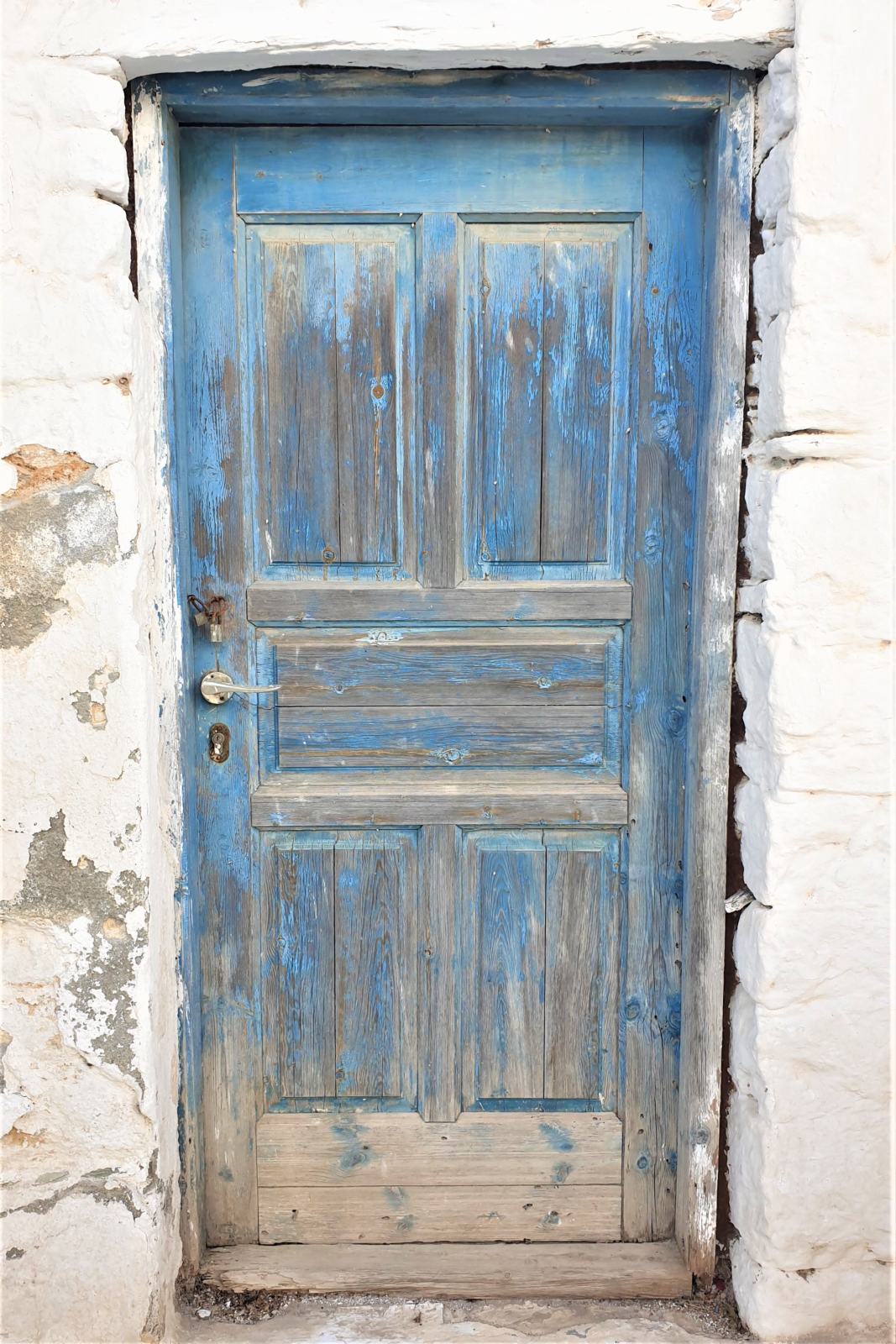 Porte d'ingresso delle case del Kastro - Isola di Folegandros