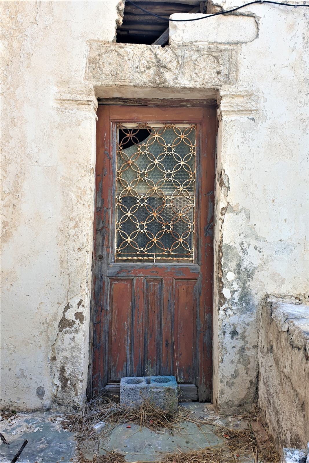 Porte d'ingresso delle case del Kastro - Isola di Folegandros