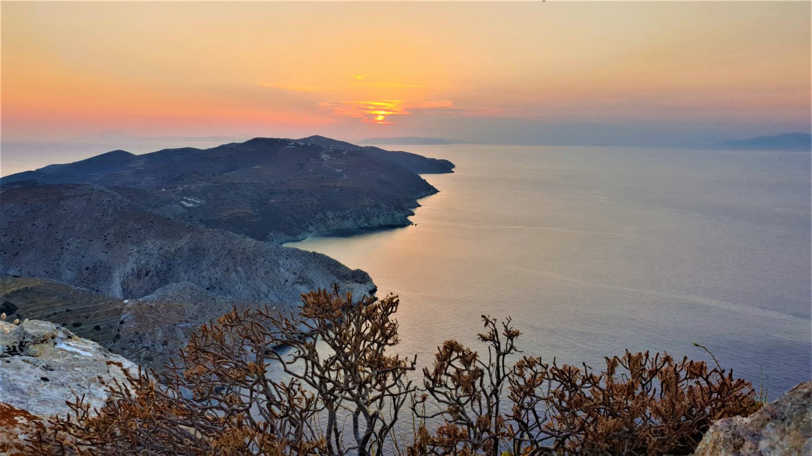 Tramonto sull'isola di Folegandros