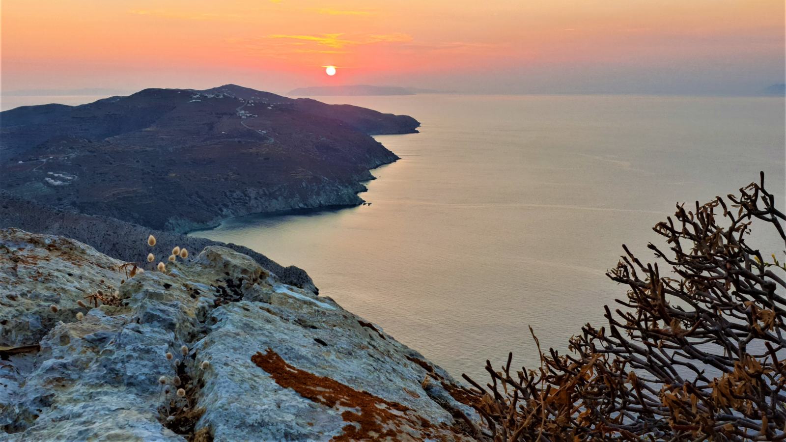 Tramonto sull'isola di Folegandros