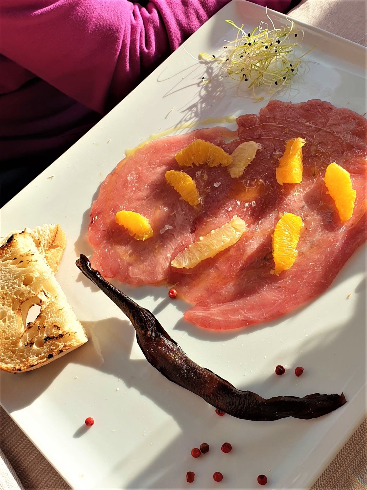 Carpaccio di tonno con arance