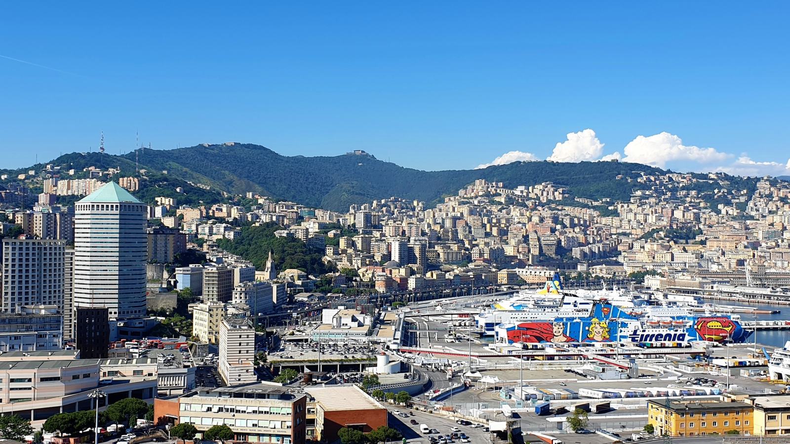 Vista dalla Lanterna di Genova